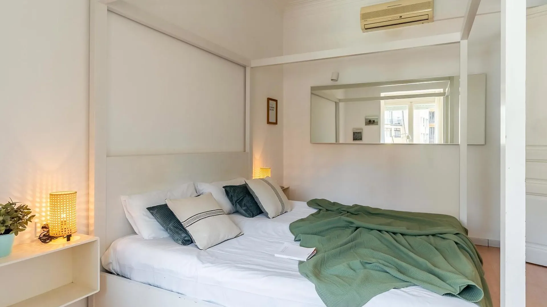 Canela Homes Barcelona Casp 0*,  İspanya